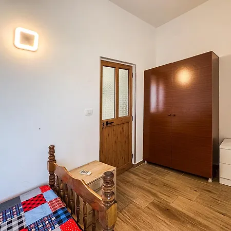 2-bedroom Apartment, 5 Min To Sea *