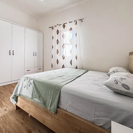 דירה 2-bedroom Apartment, 5 Min To Sea Velipojë