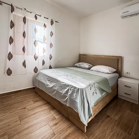 2-bedroom Apartment, 5 Min To Sea Velipojë